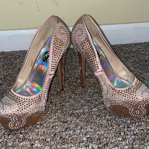 Womens Rue 21 Gold/Biscotti Heels - Picture 3 of 8